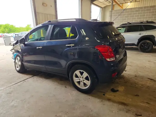 3GNCJLSBXJL417695 2018 CHEVROLET TRAX - Image 2