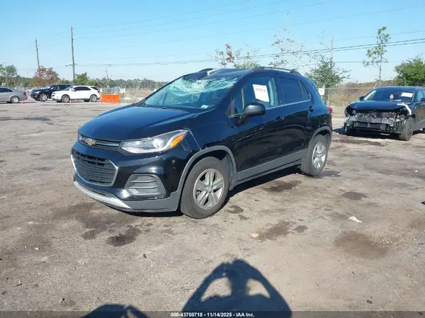 3GNCJLSBXKL127894 2019 CHEVROLET TRAX - Image 2