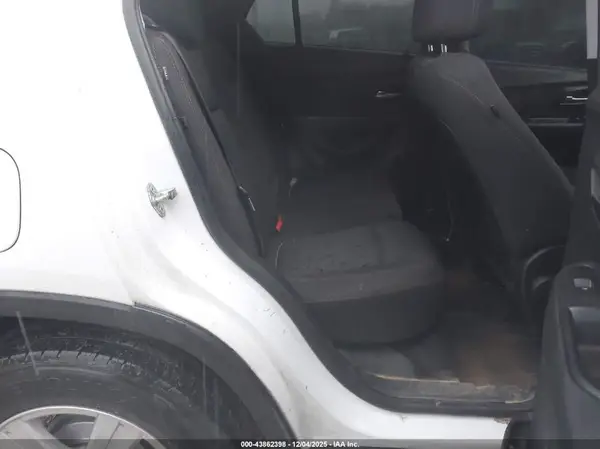 3GNCJLSBXKL142038 2019 CHEVROLET TRAX - Image 8