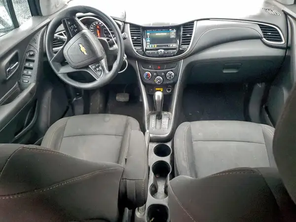 3GNCJLSBXKL146414 2019 CHEVROLET TRAX - Image 8