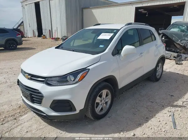 3GNCJLSBXKL151399 2019 CHEVROLET TRAX - Image 2