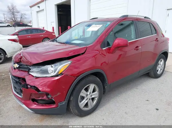 3GNCJLSBXKL168218 2019 CHEVROLET TRAX - Image 2