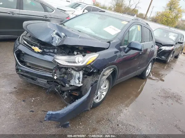 3GNCJLSBXKL170535 2019 CHEVROLET TRAX - Image 2