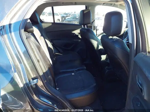 3GNCJLSBXKL189652 2019 CHEVROLET TRAX - Image 8