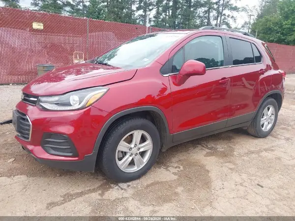 3GNCJLSBXKL207325 2019 CHEVROLET TRAX - Image 2