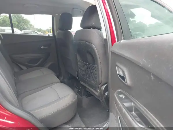 3GNCJLSBXKL207325 2019 CHEVROLET TRAX - Image 8