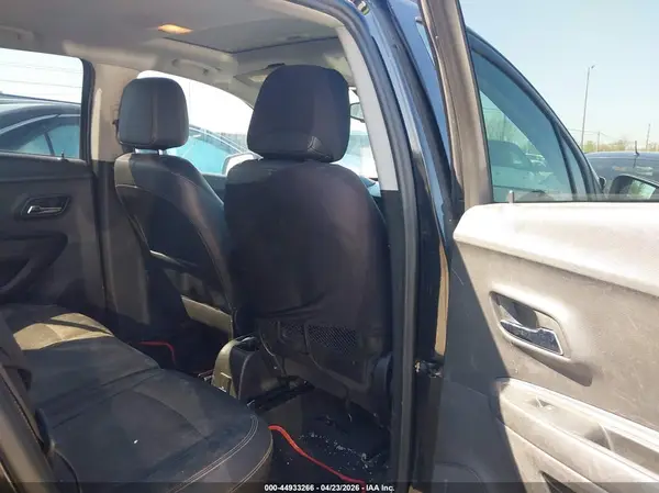3GNCJLSBXKL214663 2019 CHEVROLET TRAX - Image 8