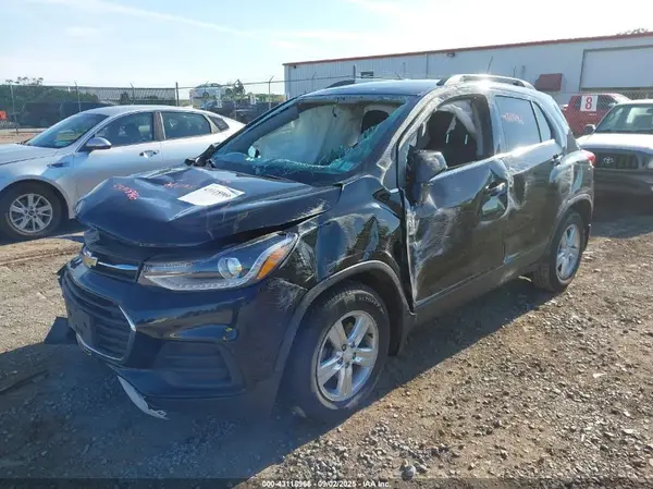 3GNCJLSBXKL216574 2019 CHEVROLET TRAX - Image 2
