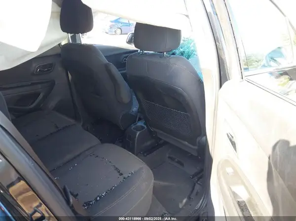 3GNCJLSBXKL216574 2019 CHEVROLET TRAX - Image 8