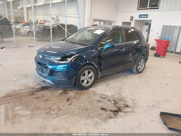 3GNCJLSBXKL219619 2019 CHEVROLET TRAX - Image 2