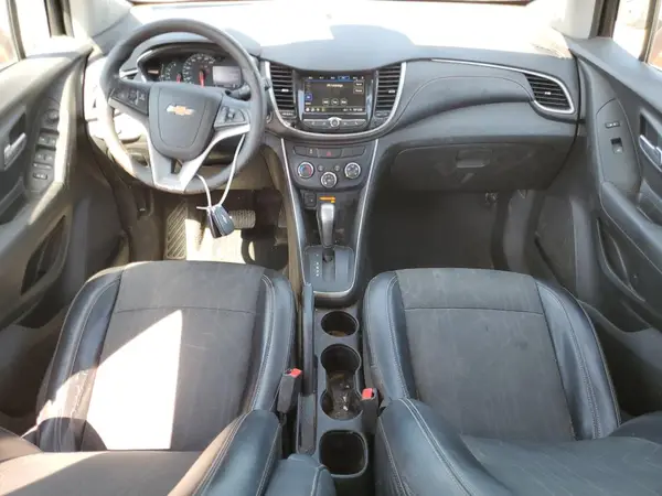 3GNCJLSBXKL242821 2019 CHEVROLET TRAX - Image 8