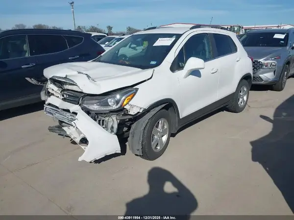 3GNCJLSBXKL263121 2019 CHEVROLET TRAX - Image 2