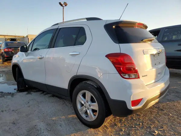 3GNCJLSBXKL265676 2019 CHEVROLET TRAX - Image 2