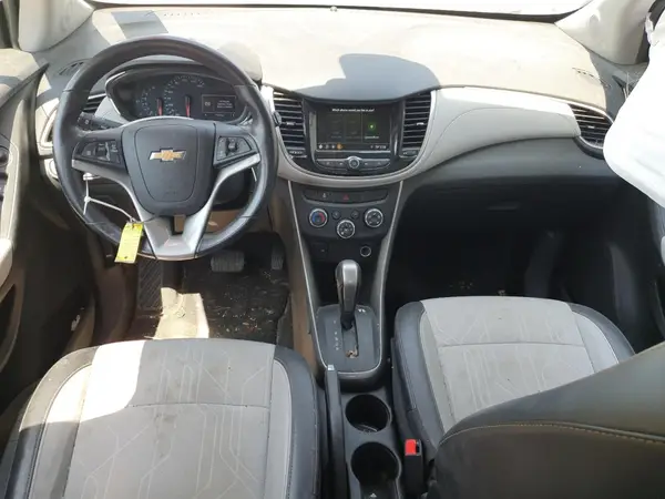 3GNCJLSBXKL267296 2019 CHEVROLET TRAX - Image 8