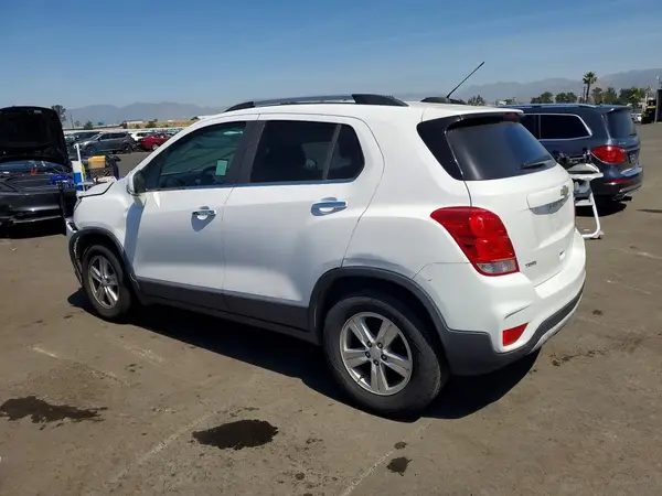 3GNCJLSBXKL290013 2019 CHEVROLET TRAX - Image 2