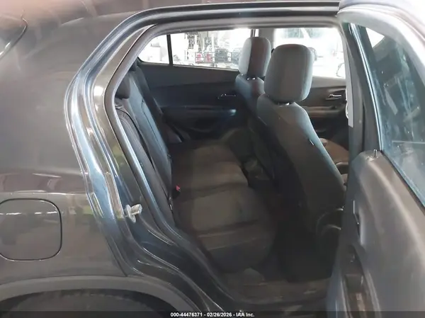 3GNCJLSBXKL310602 2019 CHEVROLET TRAX - Image 8