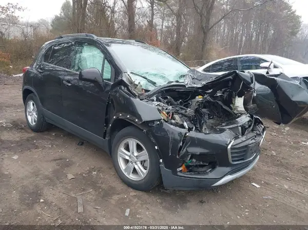 3GNCJLSBXKL351117 2019 CHEVROLET TRAX - Image 1