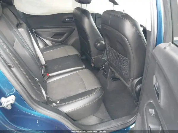 3GNCJLSBXKL360173 2019 CHEVROLET TRAX - Image 8