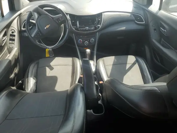 3GNCJLSBXKL370623 2019 CHEVROLET TRAX - Image 8