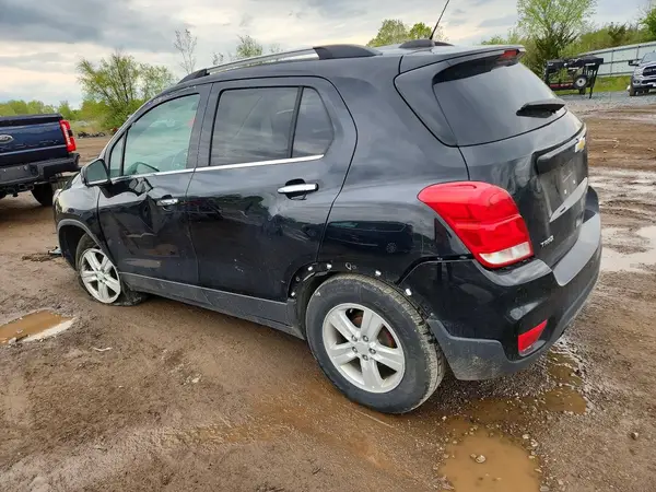 3GNCJLSBXKL383310 2019 CHEVROLET TRAX - Image 2