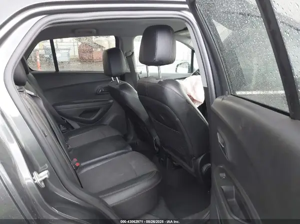 3GNCJLSBXKL384988 2019 CHEVROLET TRAX - Image 8