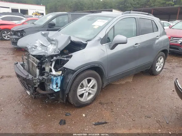 3GNCJLSBXLL155728 2020 CHEVROLET TRAX - Image 2