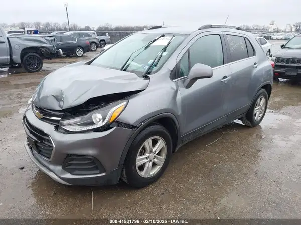 3GNCJLSBXLL175977 2020 CHEVROLET TRAX - Image 2