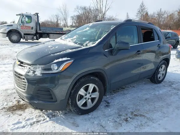 3GNCJLSBXLL183674 2020 CHEVROLET TRAX - Image 2