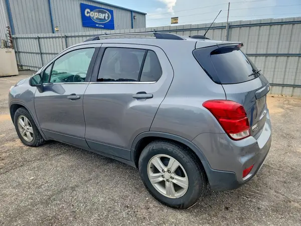 3GNCJLSBXLL184744 2020 CHEVROLET TRAX - Image 2