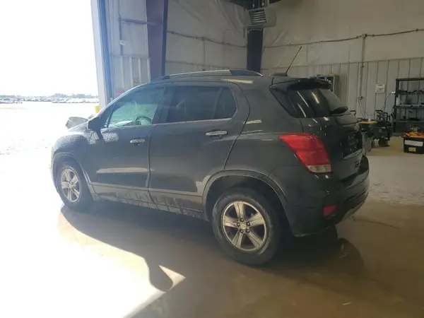3GNCJLSBXLL200070 2020 CHEVROLET TRAX - Image 2