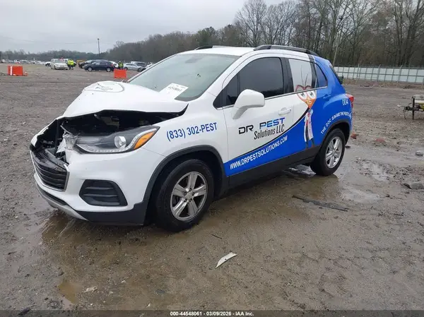 3GNCJLSBXLL210713 2020 CHEVROLET TRAX - Image 2