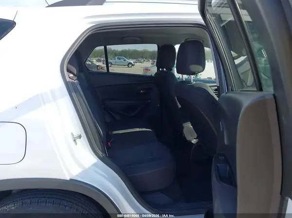 3GNCJLSBXLL233277 2020 CHEVROLET TRAX - Image 8