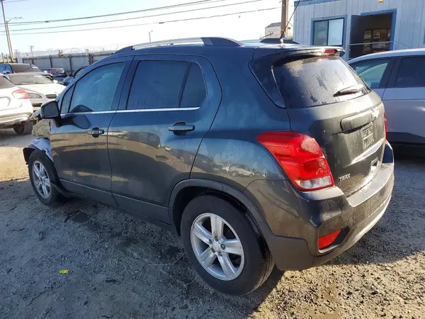3GNCJLSBXLL243517 2020 CHEVROLET TRAX - Image 2