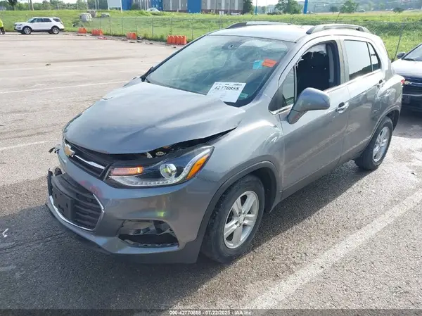 3GNCJLSBXLL260589 2020 CHEVROLET TRAX - Image 2