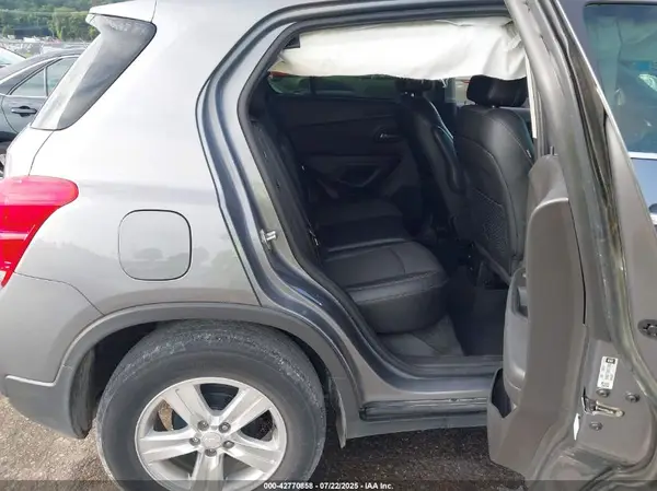 3GNCJLSBXLL260589 2020 CHEVROLET TRAX - Image 8