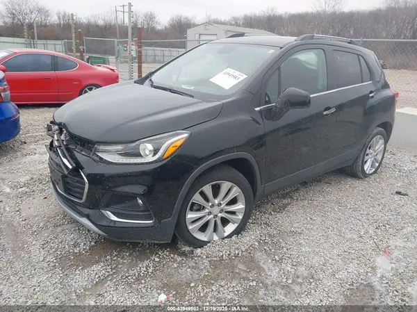 3GNCJMSB0HL236590 2017 CHEVROLET TRAX - Image 2