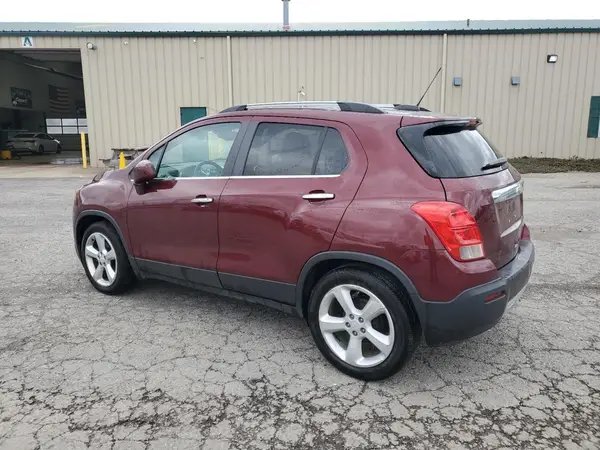 3GNCJMSB1GL244843 2016 CHEVROLET TRAX - Image 2