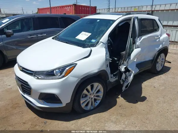 3GNCJMSB1JL168886 2018 CHEVROLET TRAX - Image 2