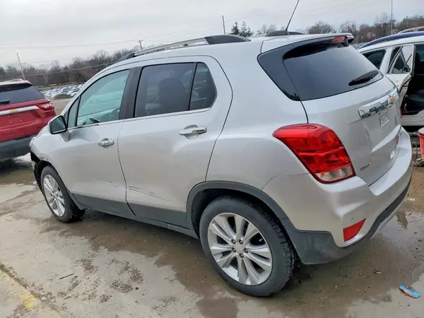 3GNCJMSB1KL195409 2019 CHEVROLET TRAX - Image 2
