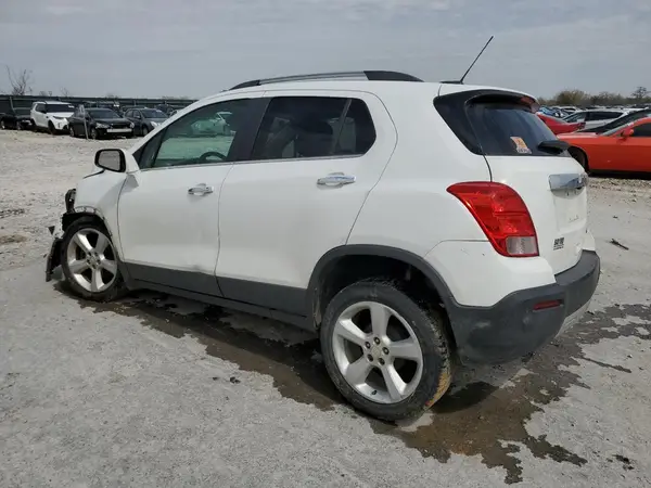 3GNCJMSB2GL167044 2016 CHEVROLET TRAX - Image 2