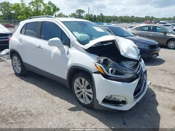 3GNCJMSB2JL223281 2018 CHEVROLET TRAX - Image 1