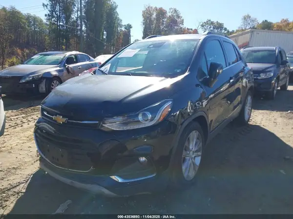 3GNCJMSB2JL301459 2018 CHEVROLET TRAX - Image 2