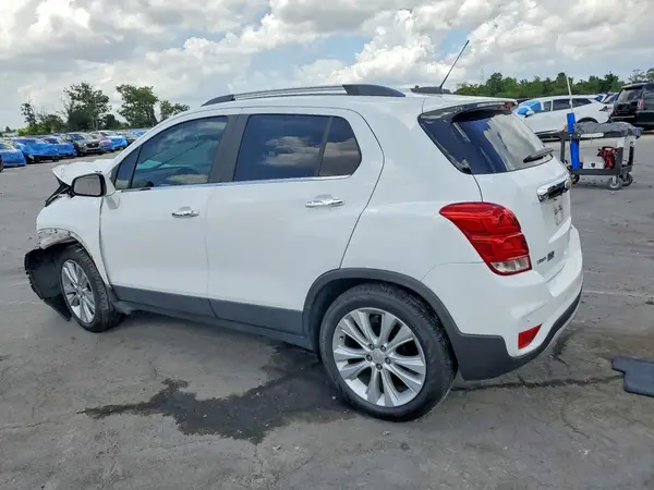 3GNCJMSB2LL233425 2020 CHEVROLET TRAX - Image 2