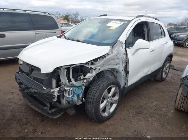 3GNCJMSB3GL254810 2016 CHEVROLET TRAX - Image 2