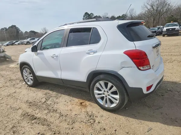3GNCJMSB4KL111468 2019 CHEVROLET TRAX - Image 2