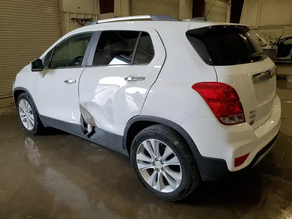 3GNCJMSB5HL190173 2017 CHEVROLET TRAX - Image 2