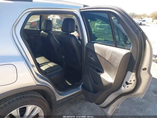 3GNCJMSB5LL165153 2020 CHEVROLET TRAX - Image 8