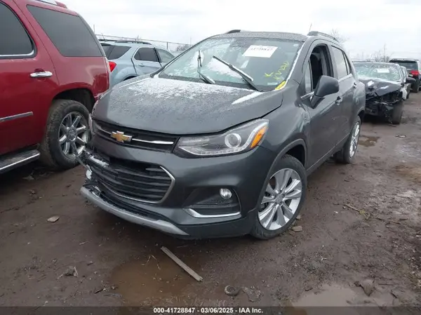 3GNCJMSB5LL165265 2020 CHEVROLET TRAX - Image 2