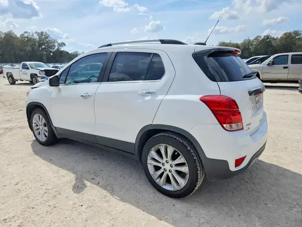3GNCJMSB6KL238917 2019 CHEVROLET TRAX - Image 2