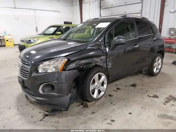 3GNCJMSB7GL261517 2016 CHEVROLET TRAX - Image 2
